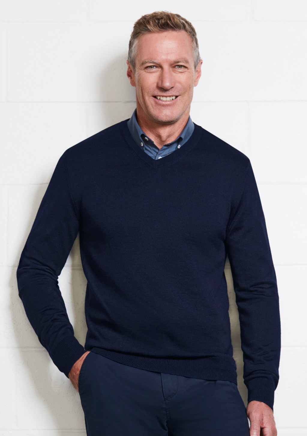 Roma Mens V-Neck Pullover